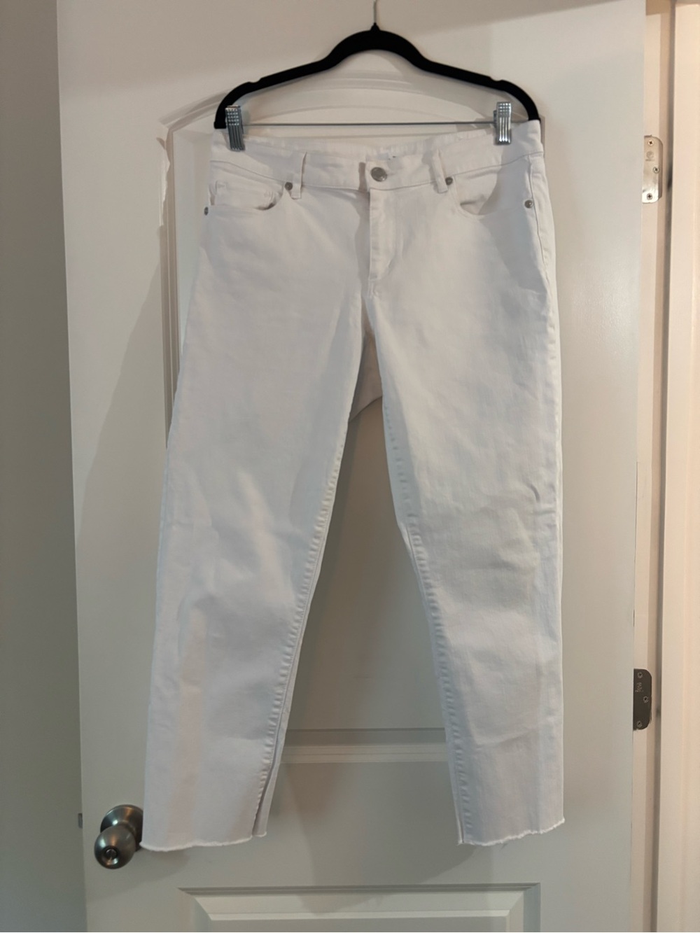 Ann Taylor made and loved White Curvy Straight-Leg Jeans